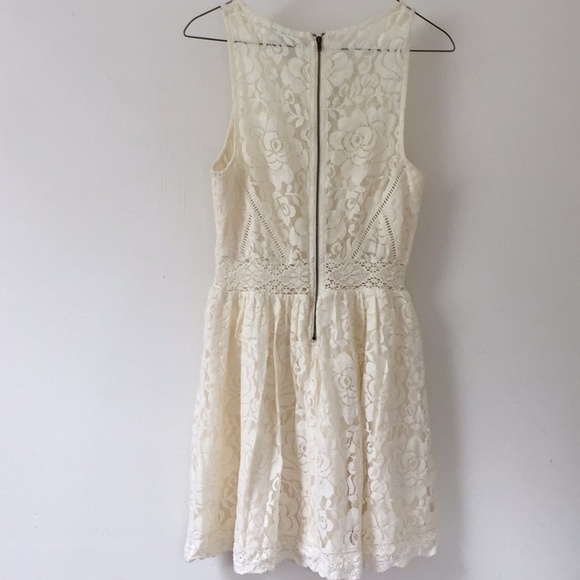 Kimchi Blue lace dress - Picture 4 of 4